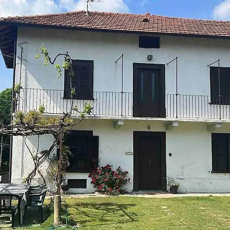 Cascina “la Bizzarina” Lägenhet *